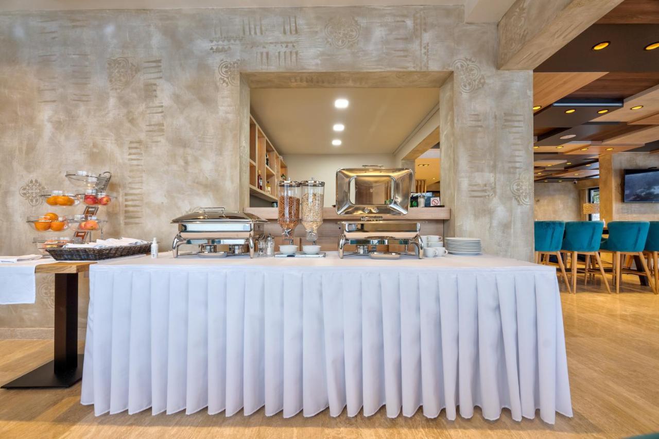Royal Blue Wellness & Spa ซลาตีบอร์ ภายนอก รูปภาพ